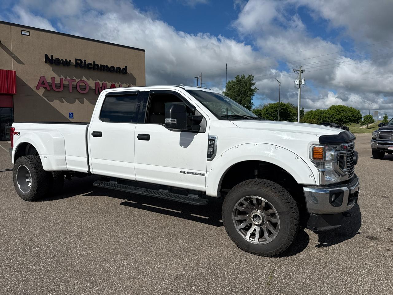 Ford F-350 SD XLT Crew Cab Long Bed DRW 4WD 2021