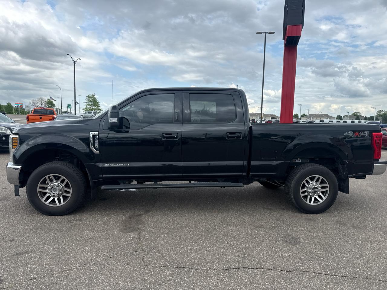 Ford F-250 SD Lariat Crew Cab 4WD 2019