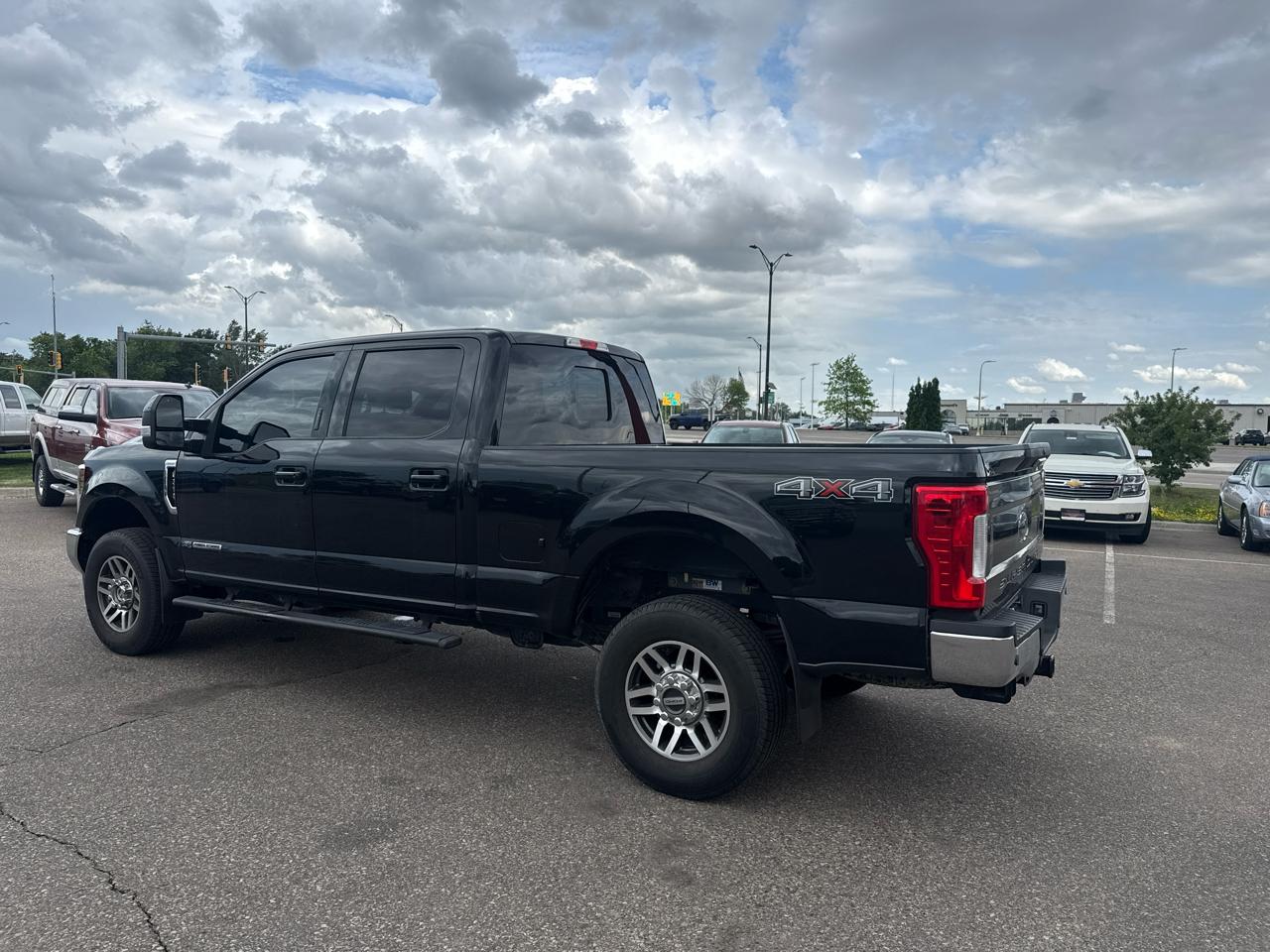 Ford F-250 SD Lariat Crew Cab 4WD 2019