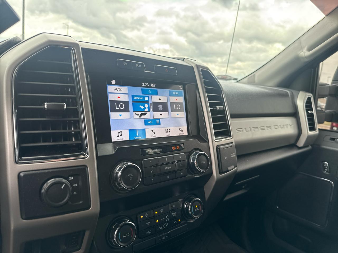 Ford F-250 SD Lariat Crew Cab 4WD 2019