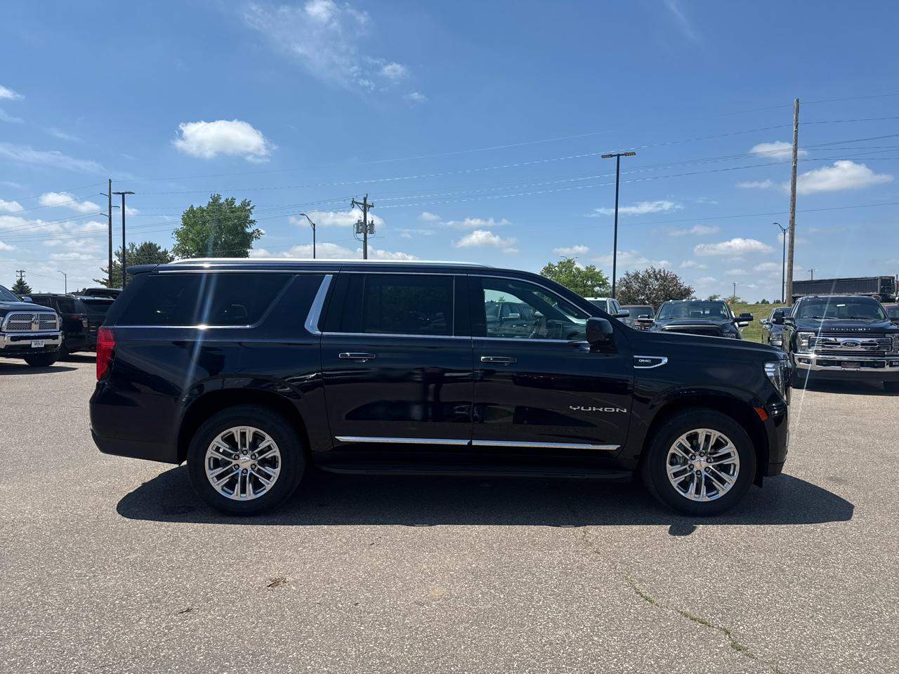 GMC Yukon XL SLT 4WD 2021