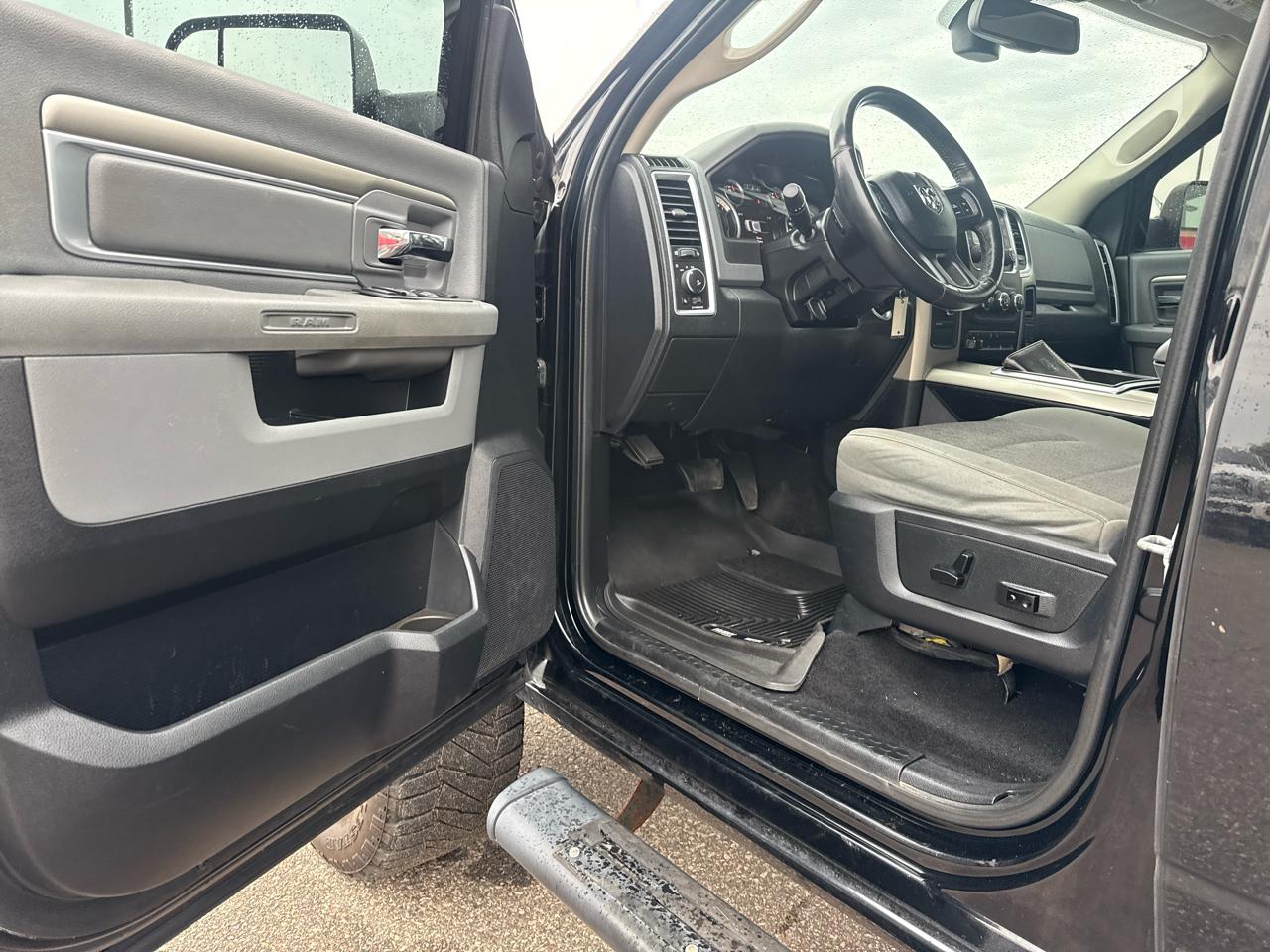 RAM 2500 SLT Crew Cab SWB 4WD 2015