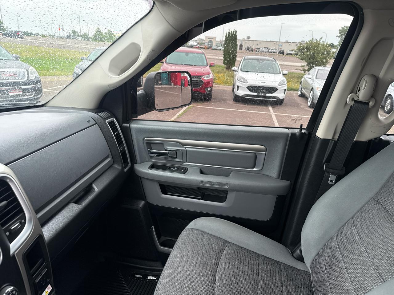 RAM 2500 SLT Crew Cab SWB 4WD 2015