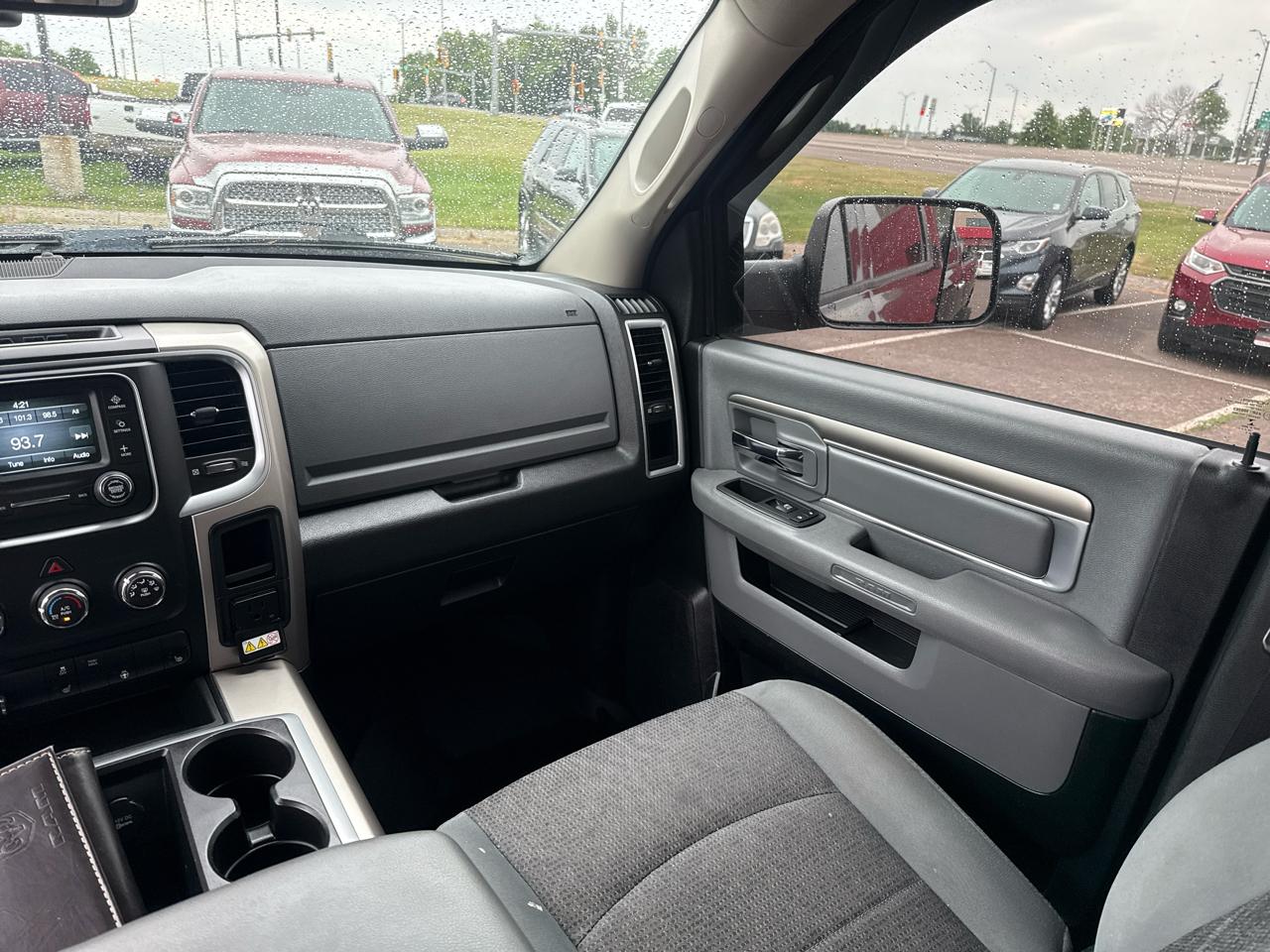 RAM 2500 SLT Crew Cab SWB 4WD 2015