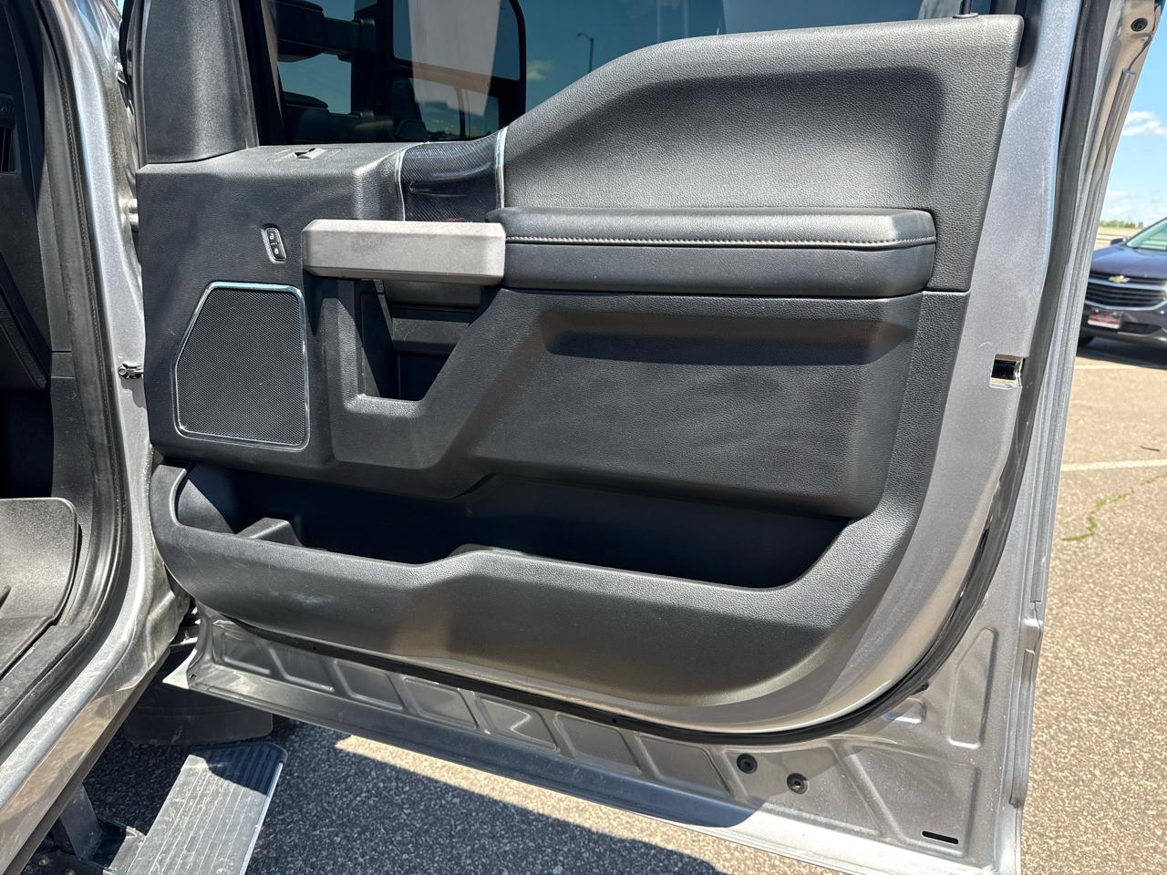 Ford F-350 SD Platinum Crew Cab 4WD 2020