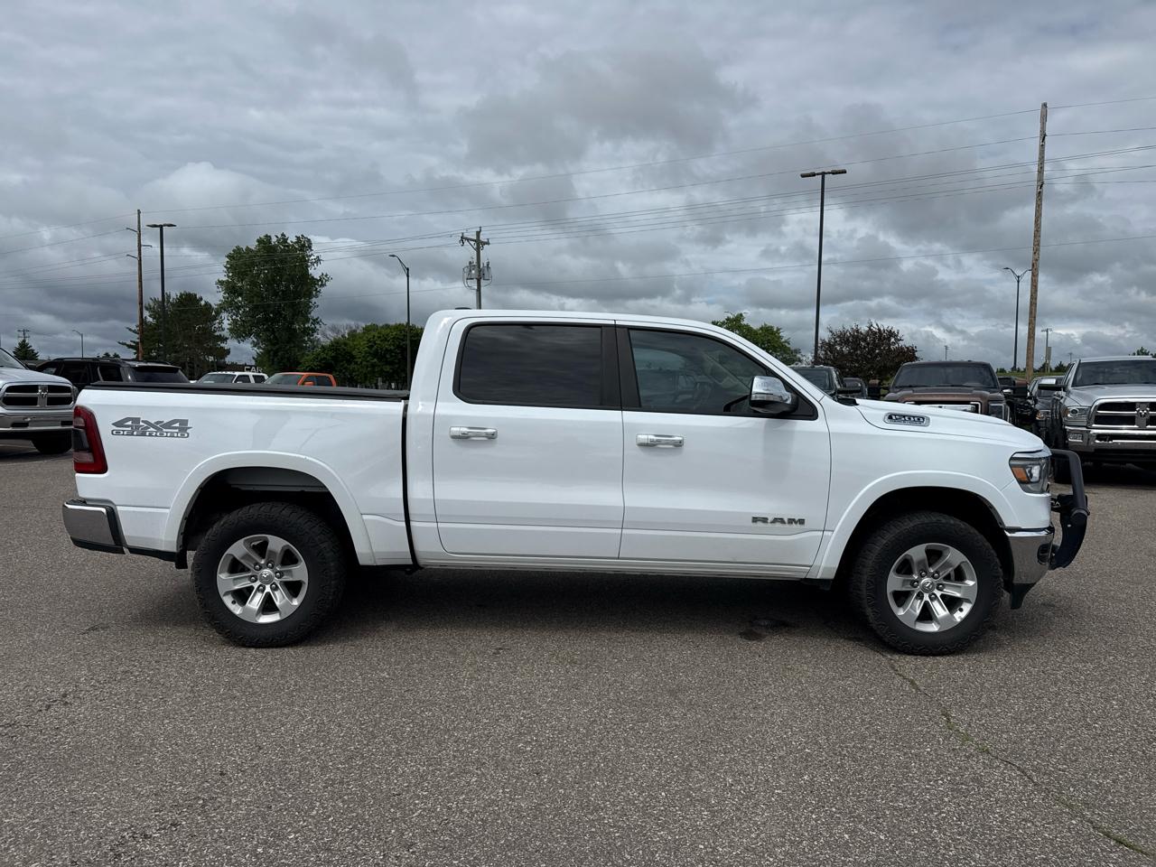RAM 1500 Laramie Crew Cab SWB 4WD 2021