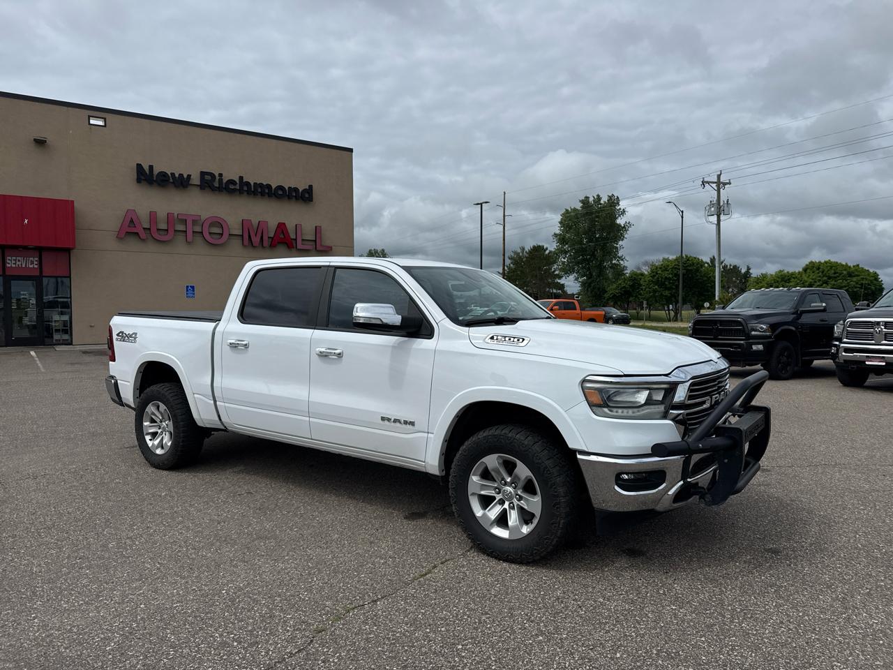 RAM 1500 Laramie Crew Cab SWB 4WD 2021