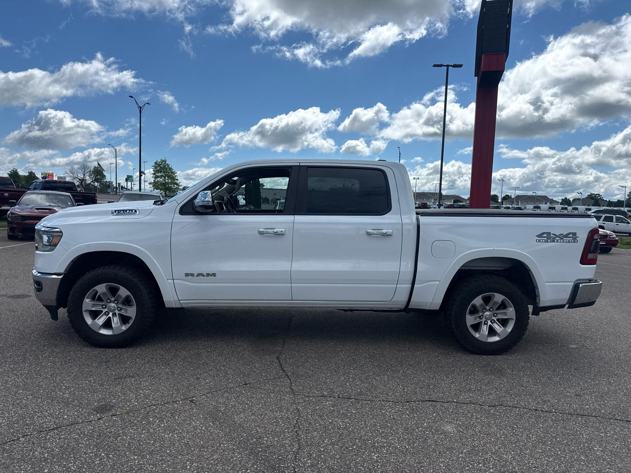 RAM 1500 Laramie Crew Cab SWB 4WD 2021