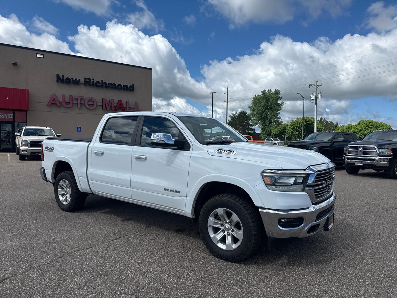 RAM 1500 Laramie Crew Cab SWB 4WD 2021