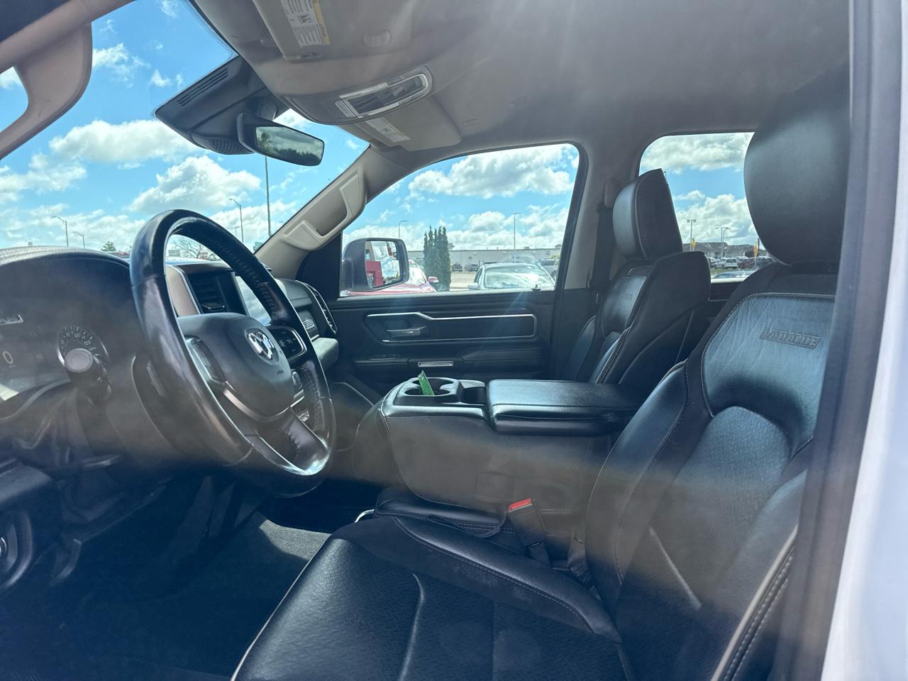 RAM 1500 Laramie Crew Cab SWB 4WD 2021