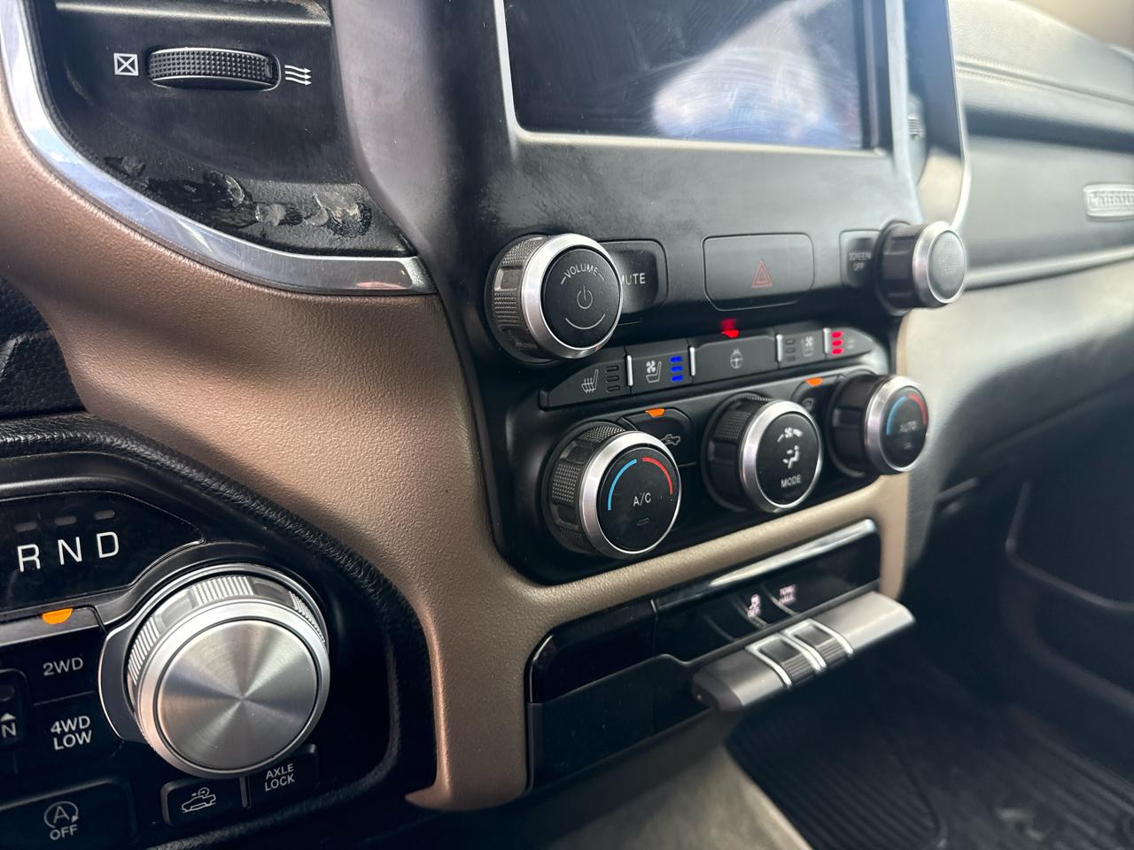 RAM 1500 Laramie Crew Cab SWB 4WD 2021