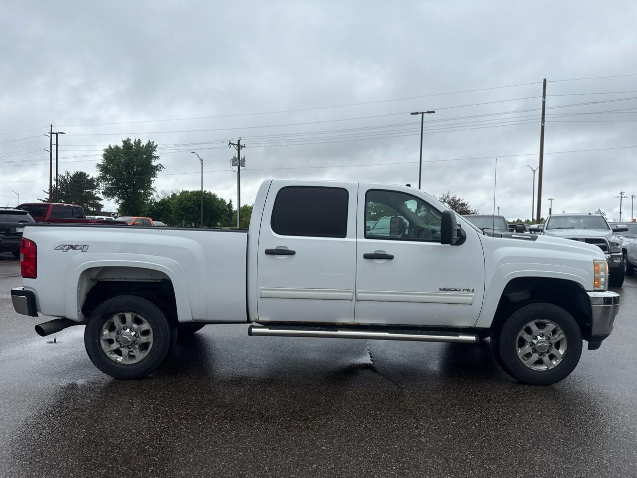 Chevrolet Silverado 2500HD LT Crew Cab 4WD 2011