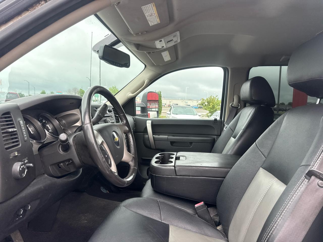 Chevrolet Silverado 2500HD LT Crew Cab 4WD 2011