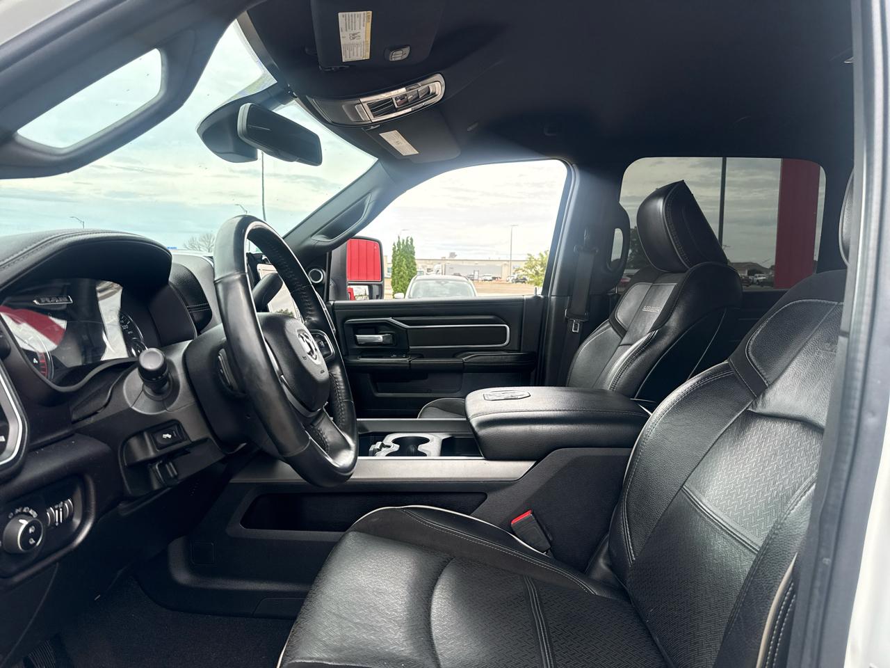 RAM 2500 Laramie Crew Cab SWB 4WD 2024