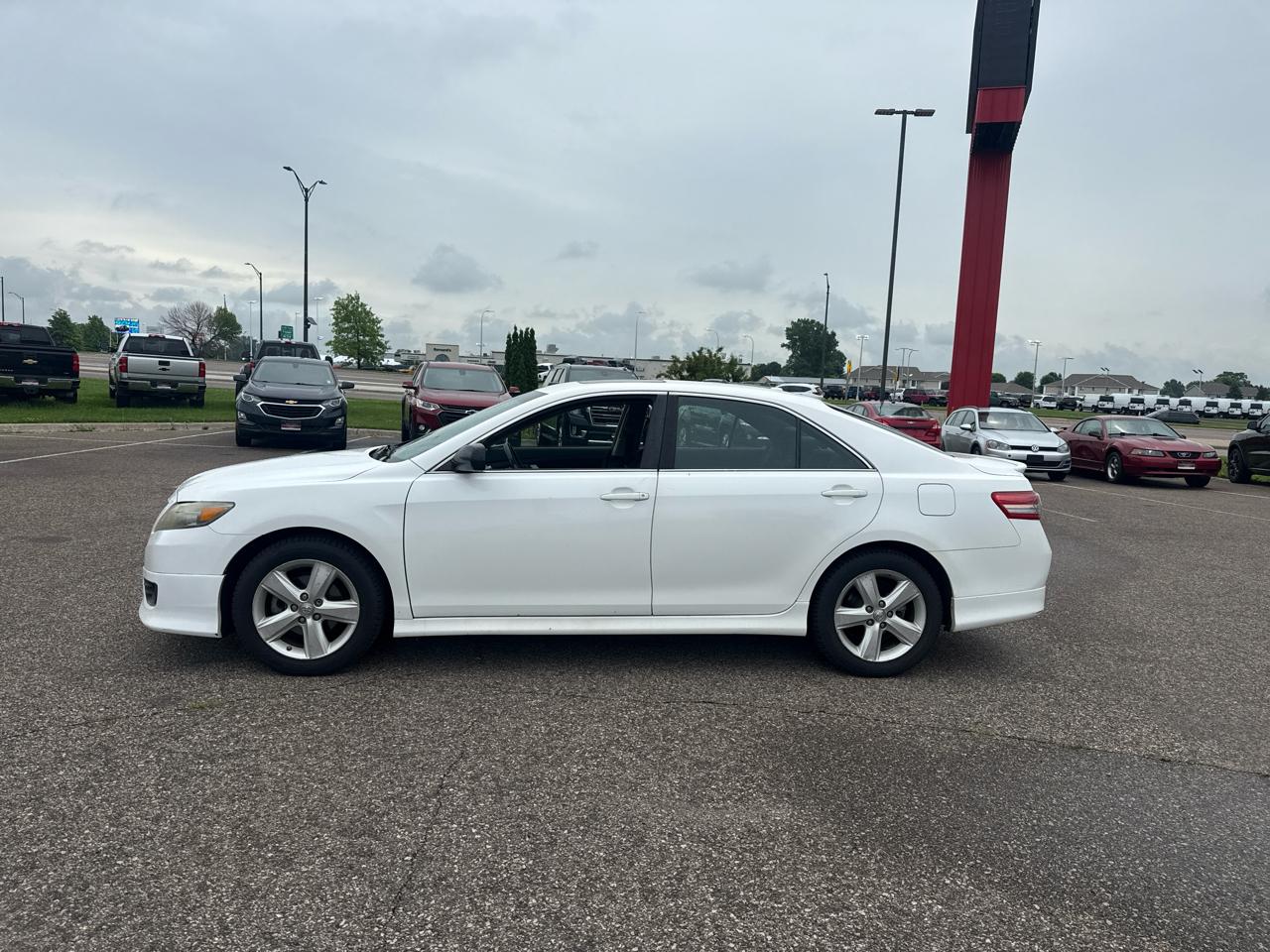 Toyota Camry Base 6-Spd AT 2011