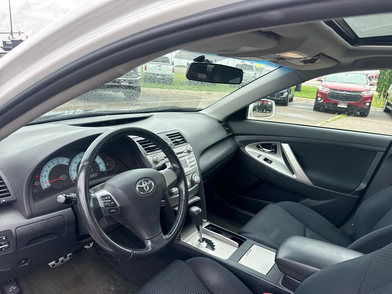 Toyota Camry Base 6-Spd AT 2011