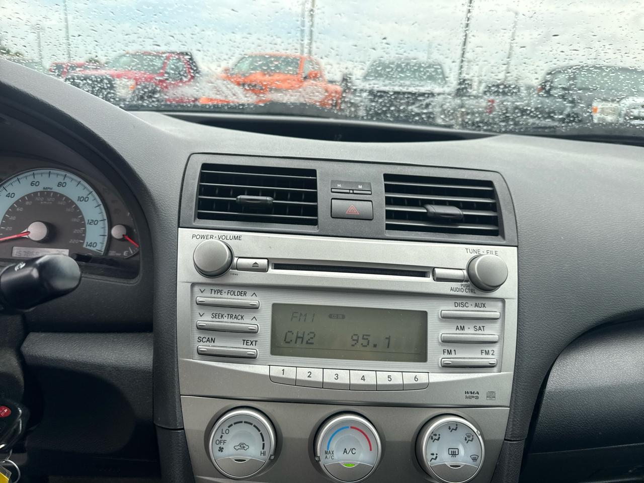 Toyota Camry Base 6-Spd AT 2011