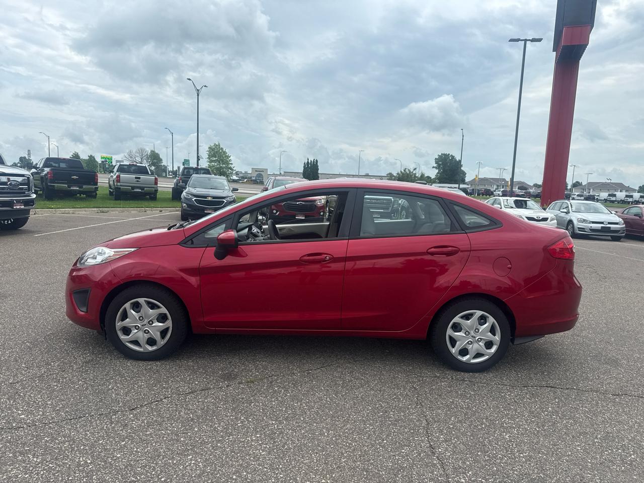 Ford Fiesta SE Sedan 2012