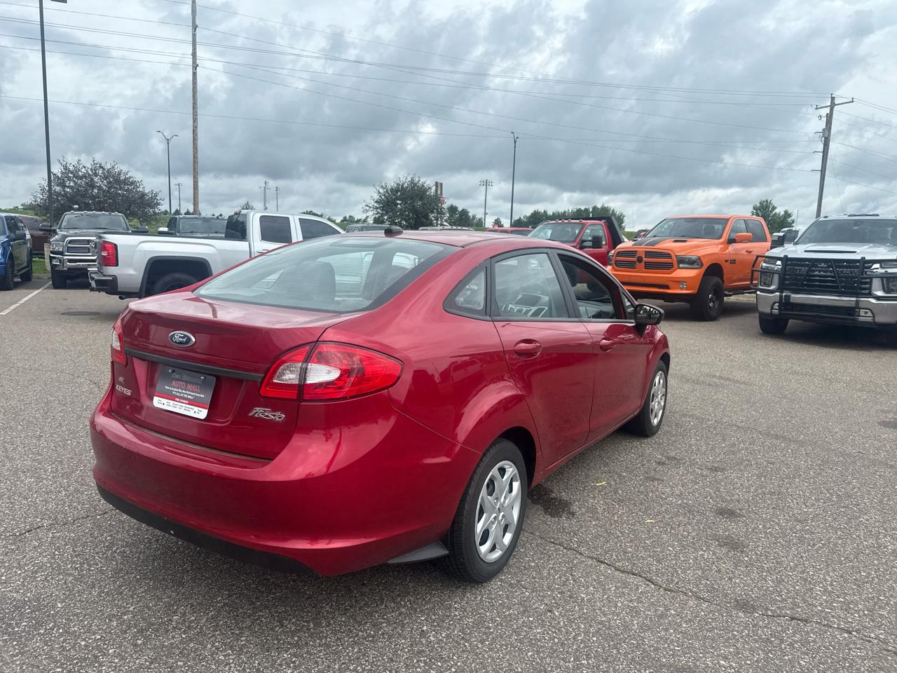 Ford Fiesta SE Sedan 2012