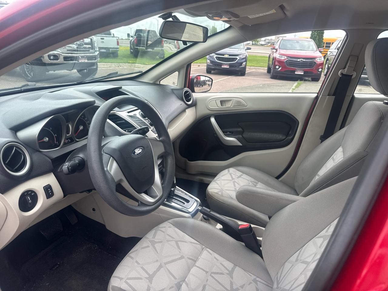 Ford Fiesta SE Sedan 2012