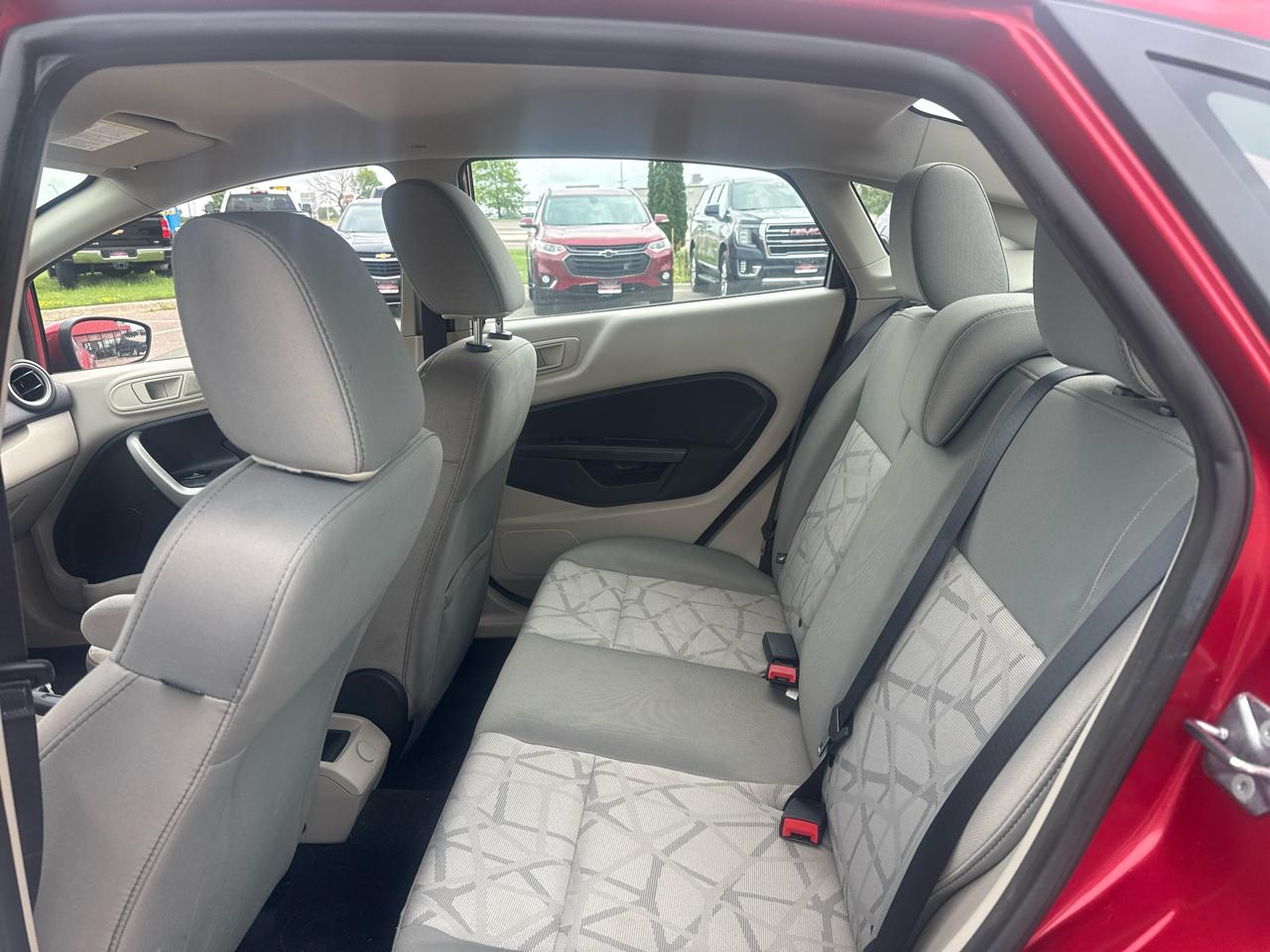 Ford Fiesta SE Sedan 2012