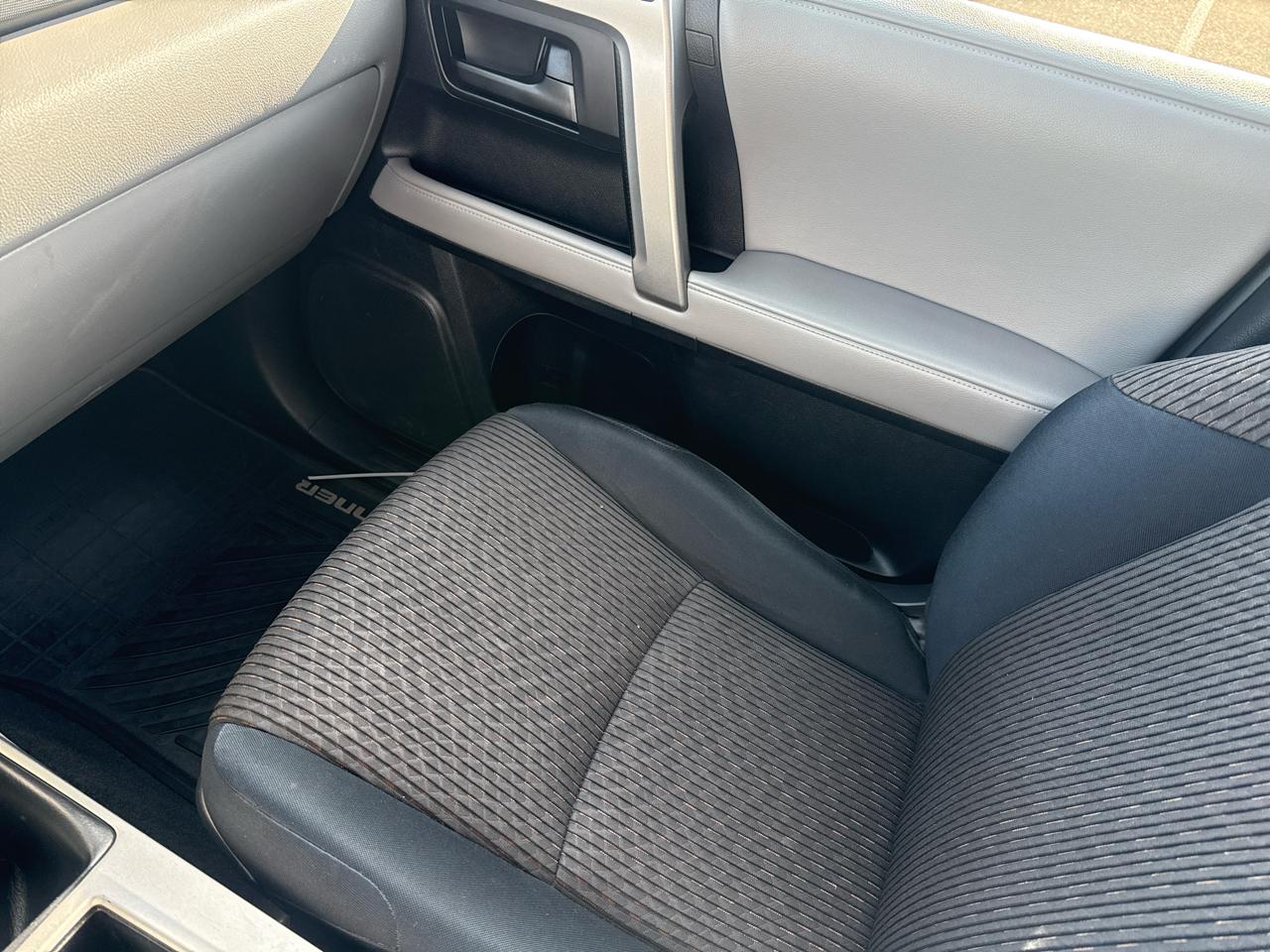Toyota 4Runner SR5 4WD 2010