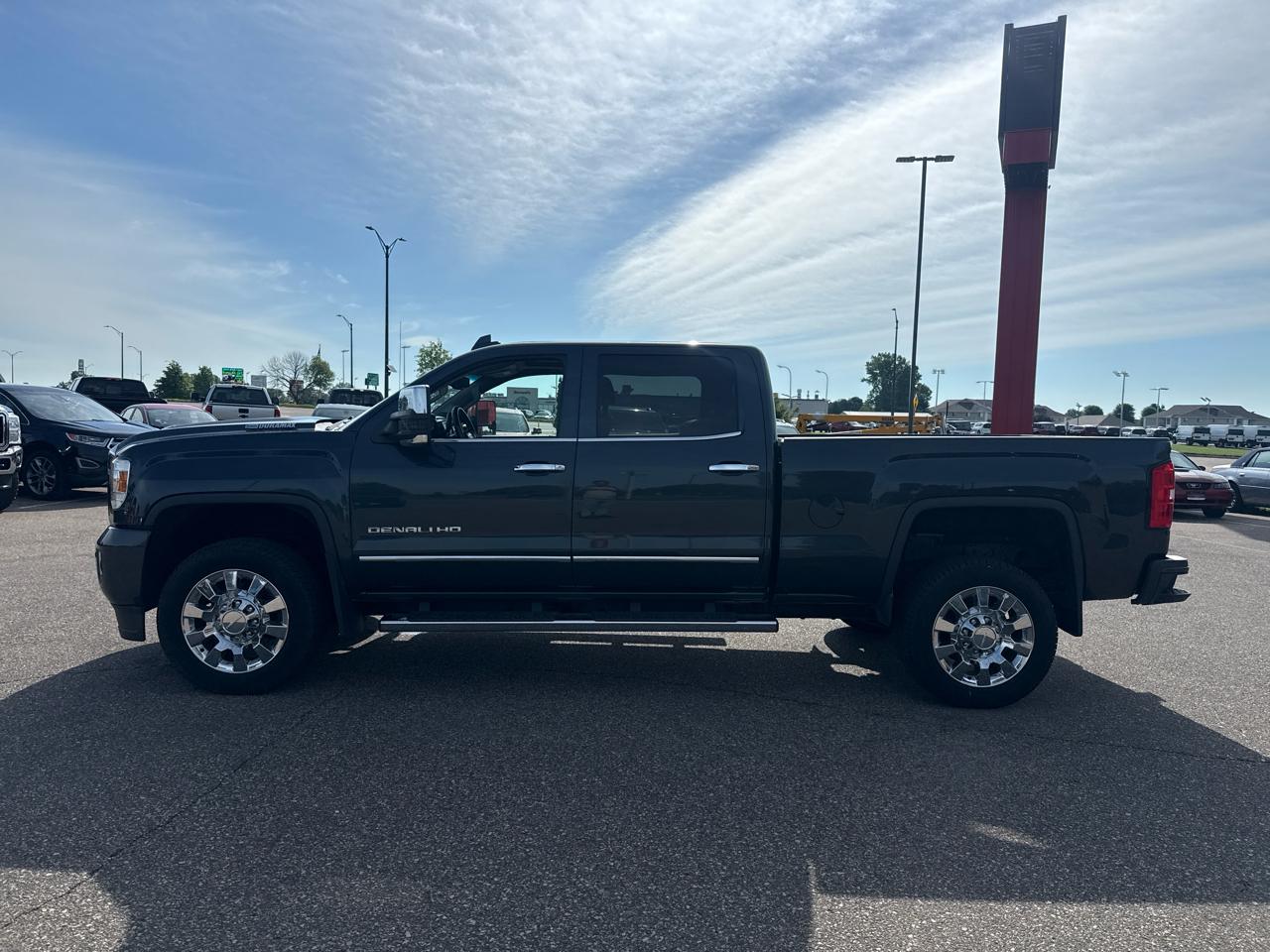 GMC Sierra 2500HD Denali Crew Cab 4WD 2018
