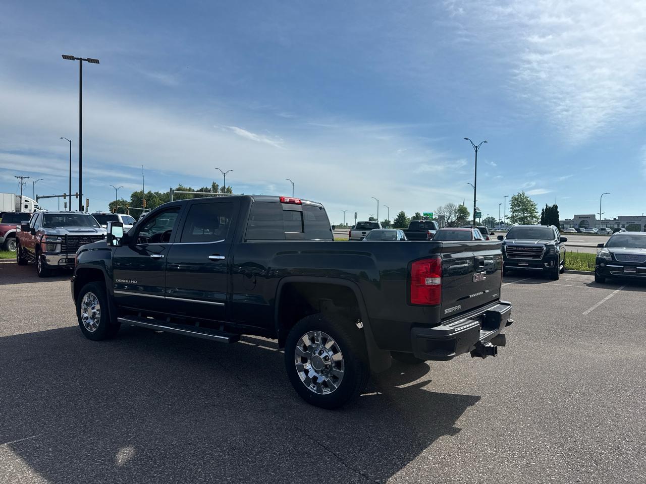GMC Sierra 2500HD Denali Crew Cab 4WD 2018