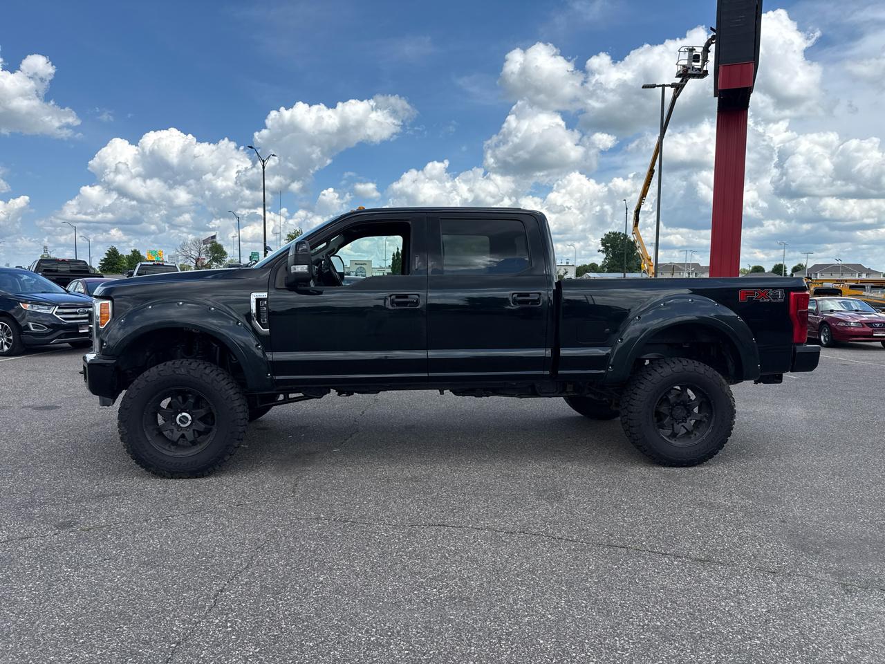 Ford F-250 SD Lariat Crew Cab 4WD 2019