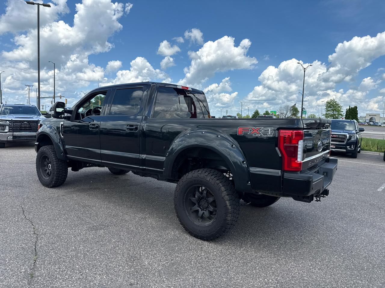 Ford F-250 SD Lariat Crew Cab 4WD 2019