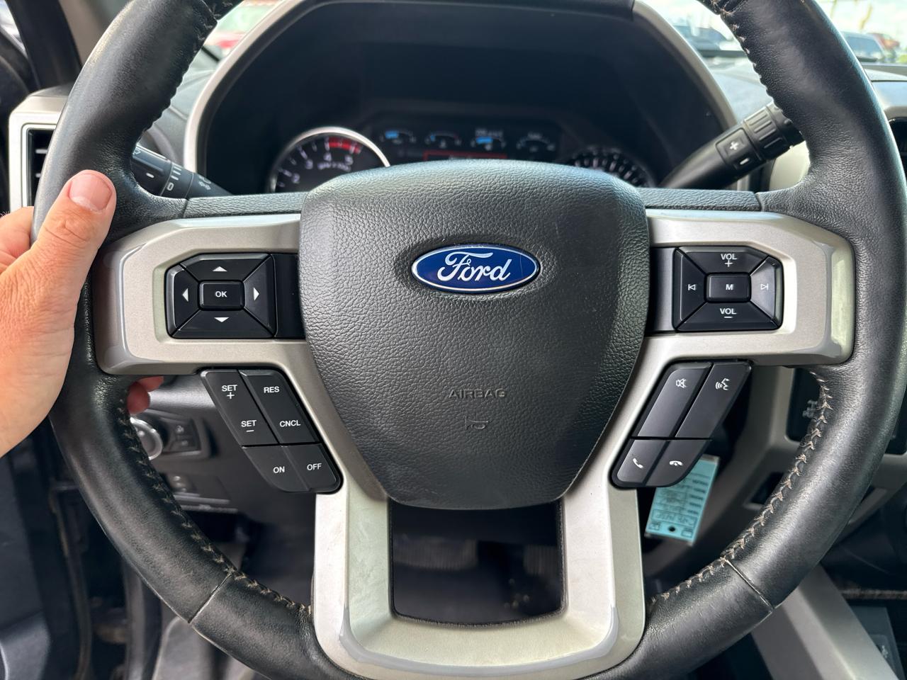 Ford F-250 SD Lariat Crew Cab 4WD 2019