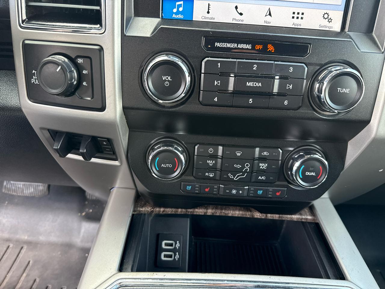 Ford F-250 SD Lariat Crew Cab 4WD 2019