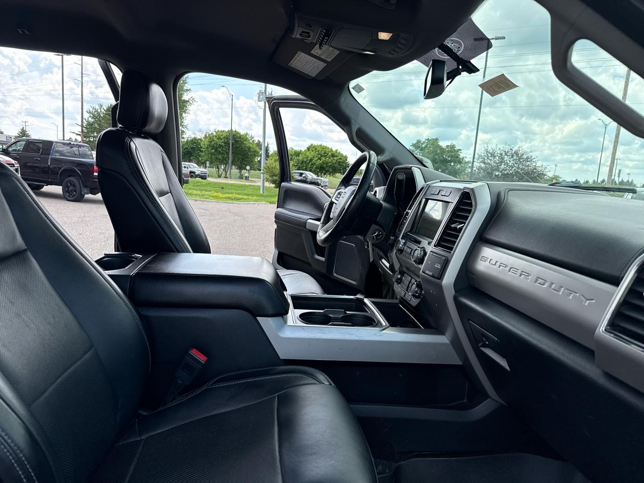 Ford F-250 SD Lariat Crew Cab 4WD 2019