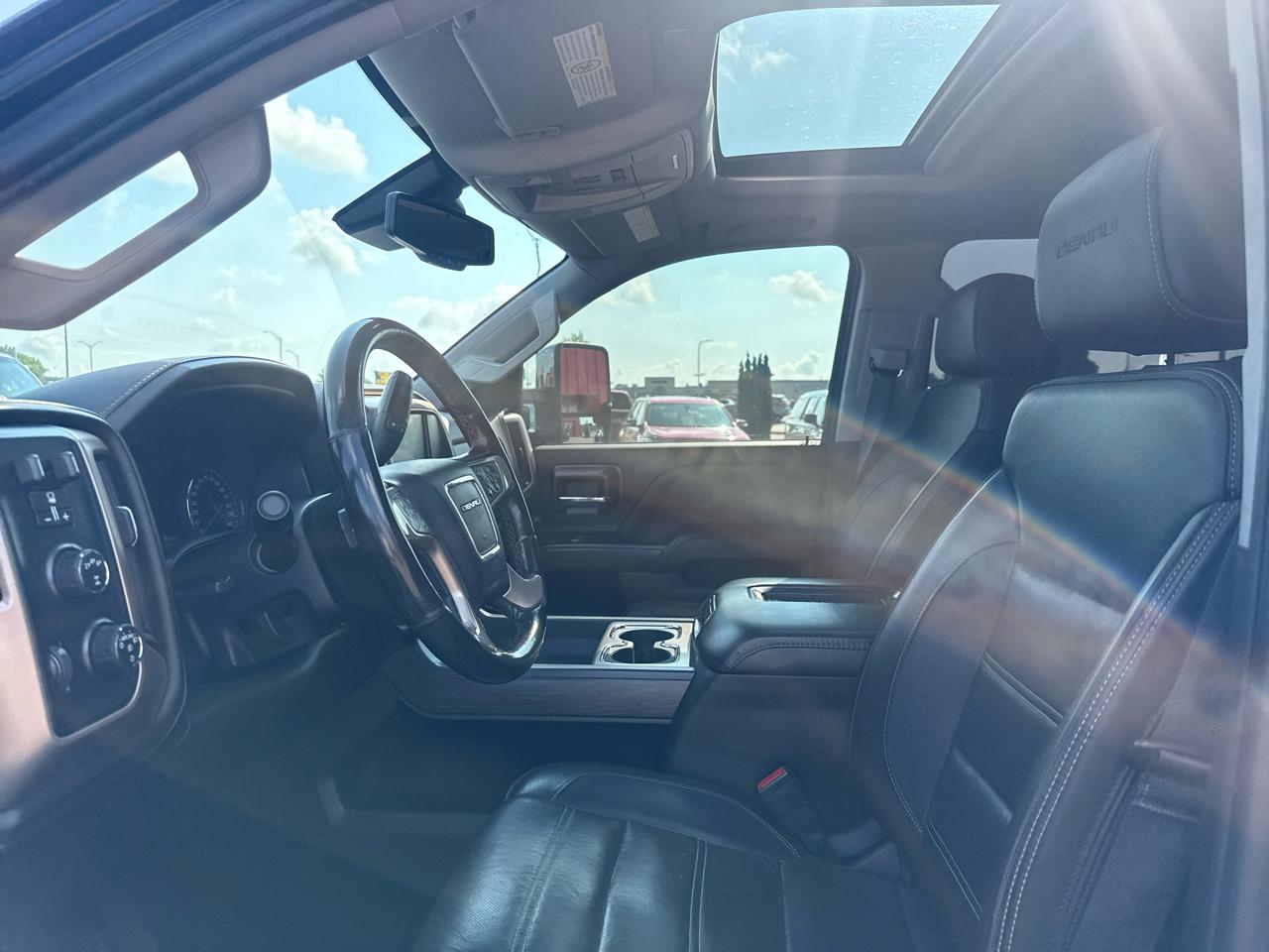 GMC Sierra 3500HD Denali Crew Cab 4WD 2017