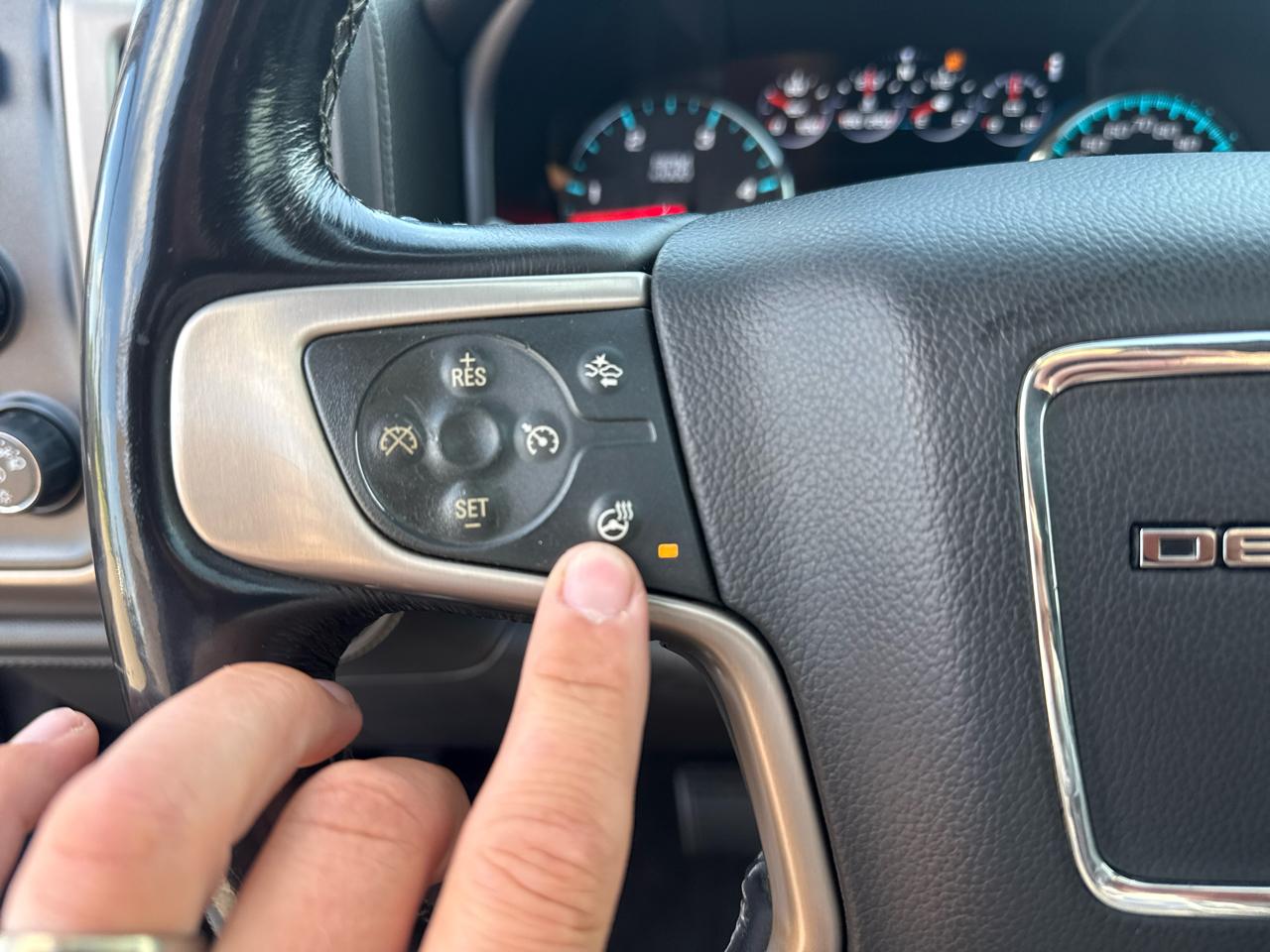 GMC Sierra 3500HD Denali Crew Cab 4WD 2017