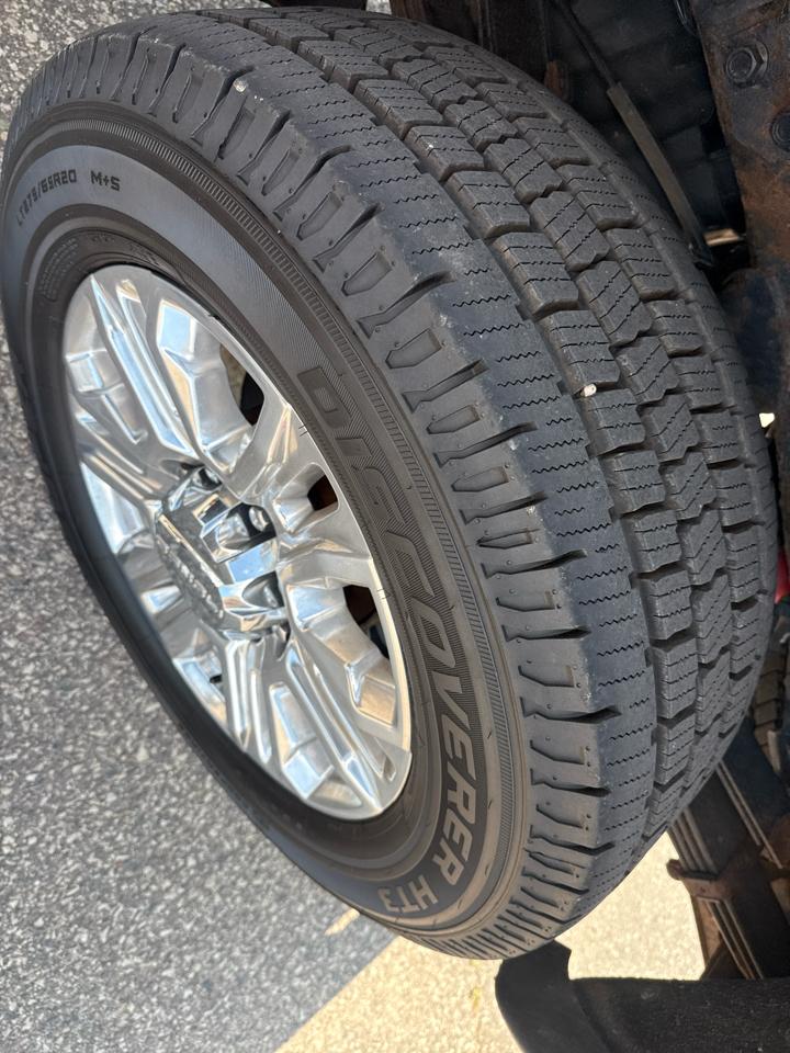 GMC Sierra 3500HD Denali Crew Cab 4WD 2017