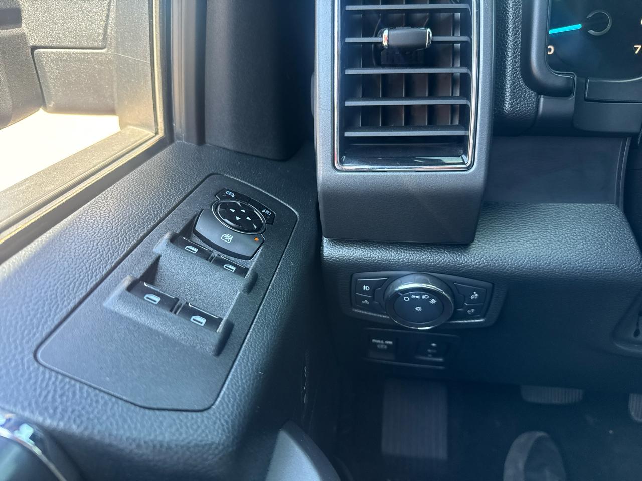 Ford F-150 FX4 SuperCrew 5.5-ft. Bed 4WD 2019