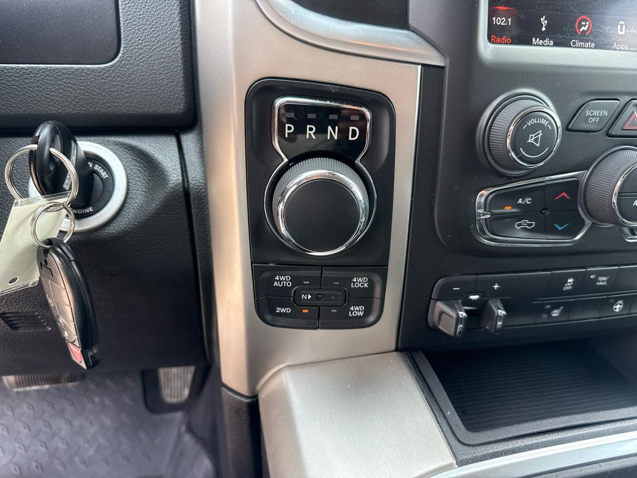 RAM 1500 SLT Crew Cab SWB 4WD 2018