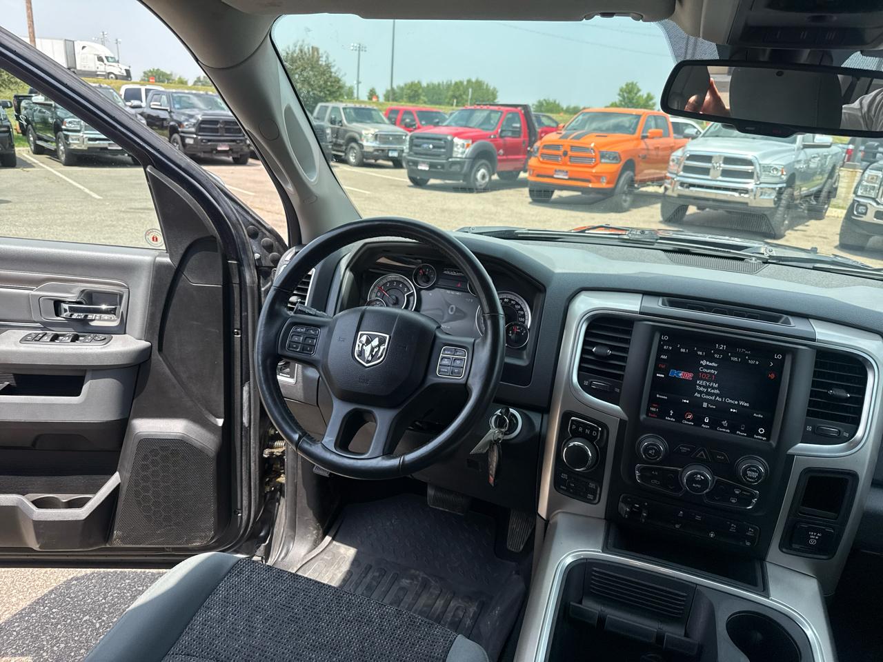 RAM 1500 SLT Crew Cab SWB 4WD 2018