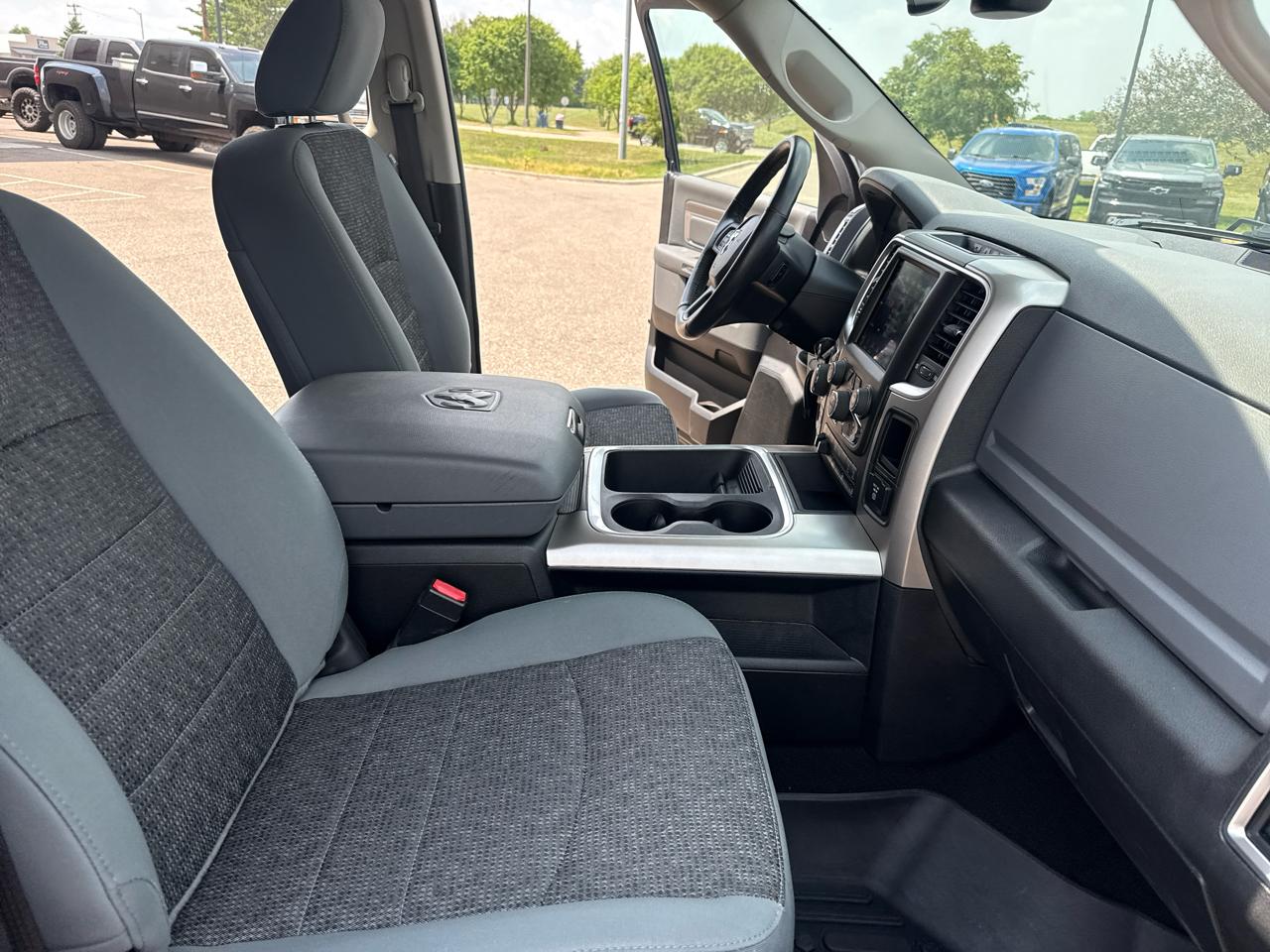 RAM 1500 SLT Crew Cab SWB 4WD 2018