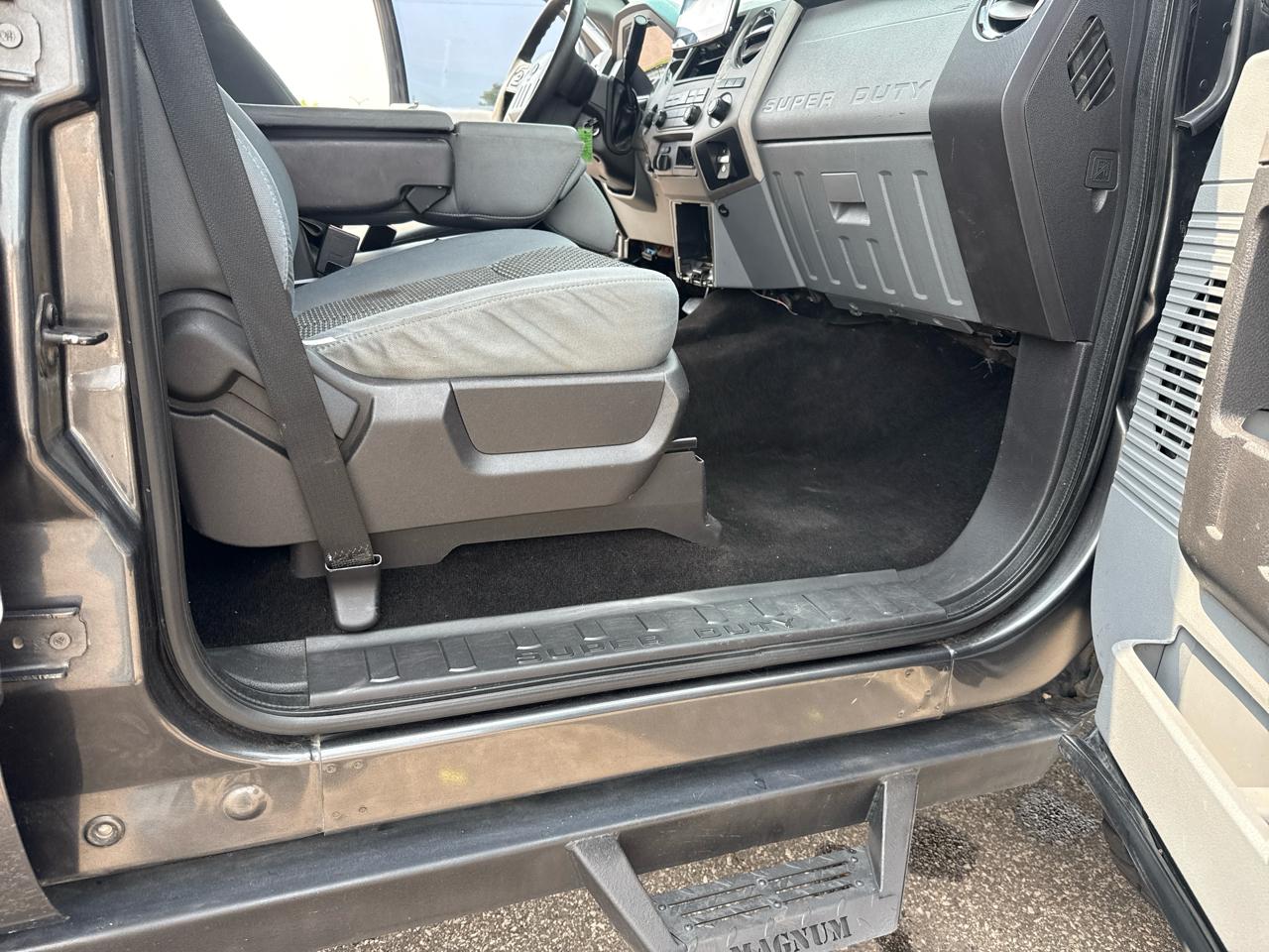 Ford F-250 SD XLT Crew Cab 4WD 2016