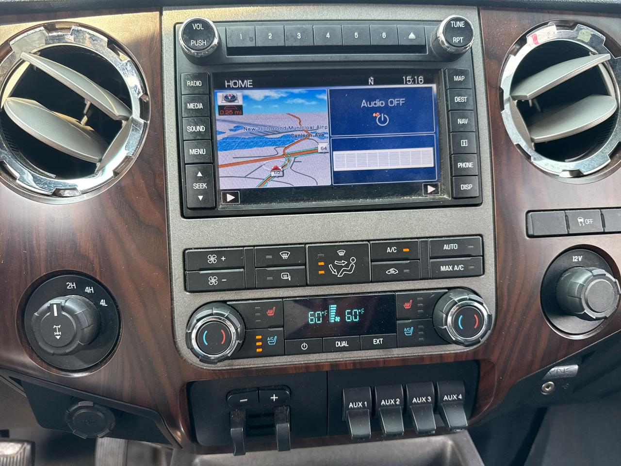 Ford F-250 SD Lariat Crew Cab 4WD 2011