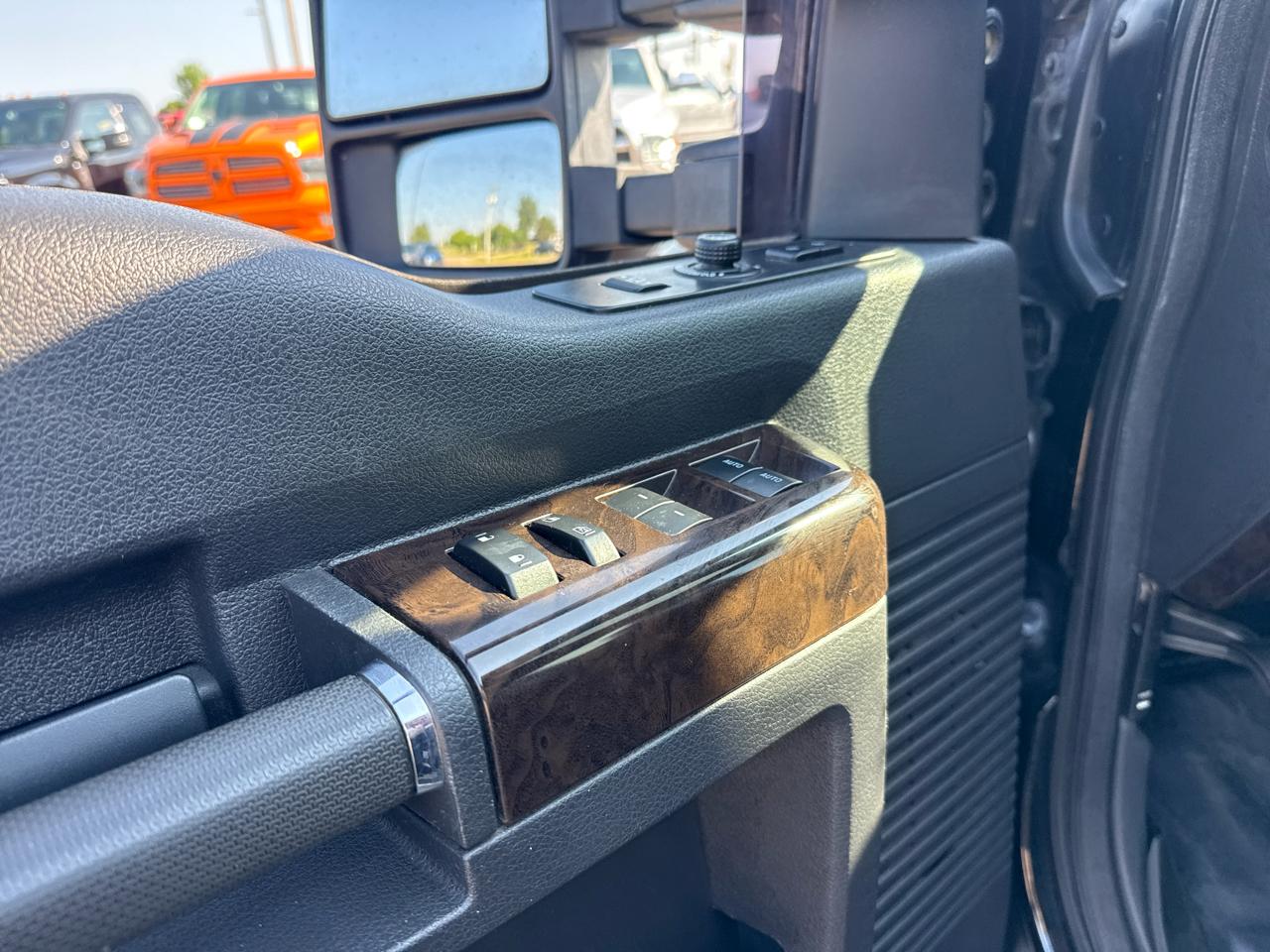 Ford F-450 SD Platinum Crew Cab DRW 4WD 2015
