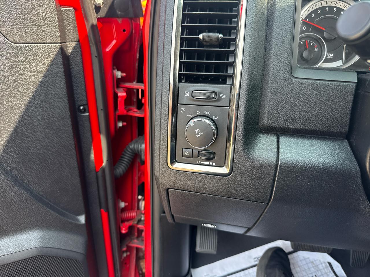 RAM 1500 SPORT SWB 4WD 2014