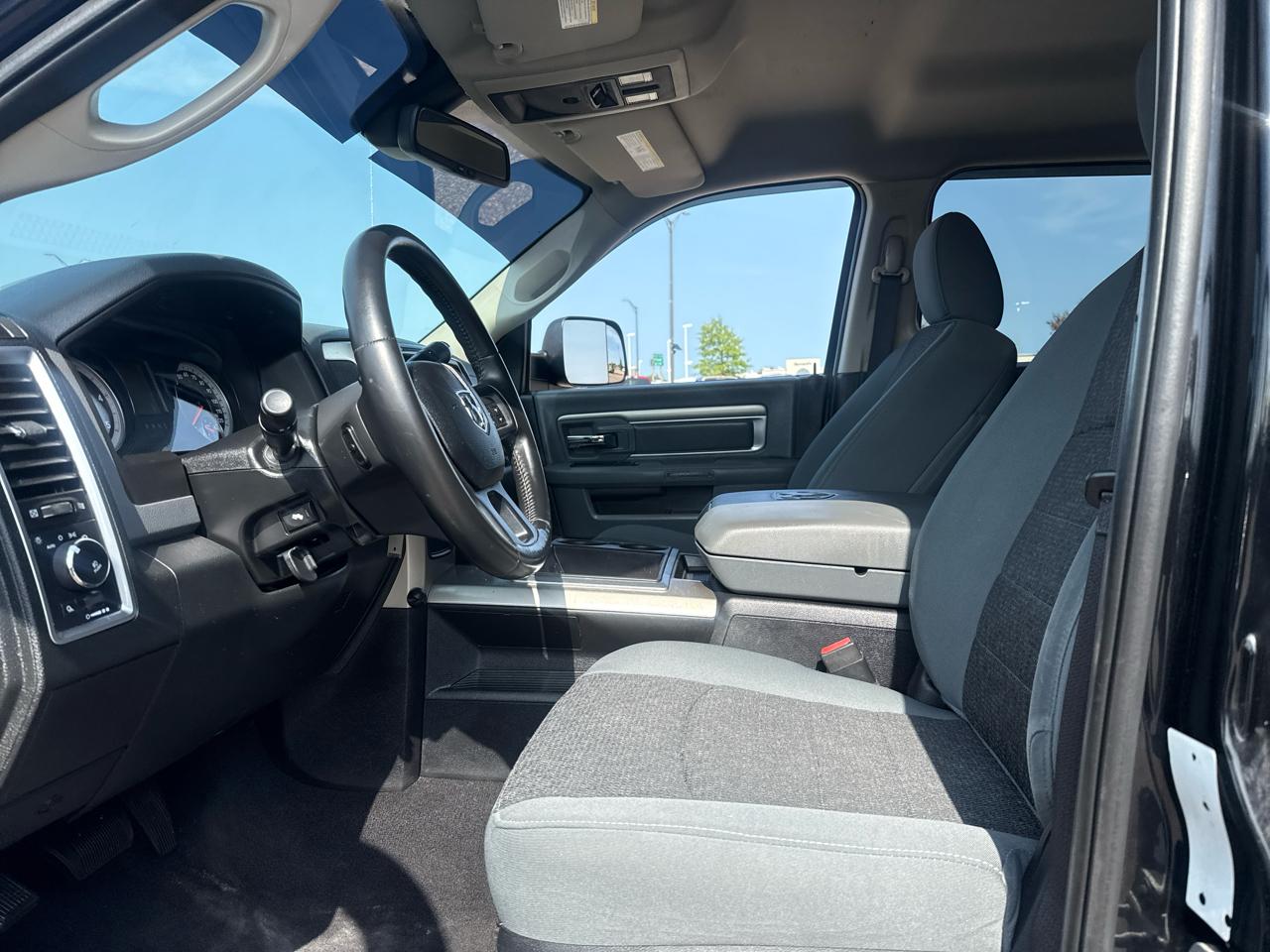RAM 3500 SLT Mega Cab 4WD 2015