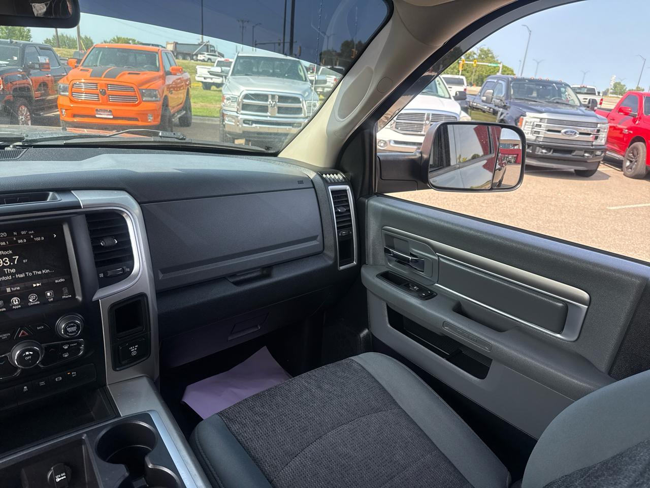 RAM 3500 SLT Mega Cab 4WD 2015