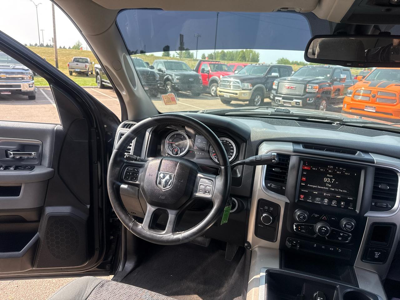 RAM 3500 SLT Mega Cab 4WD 2015