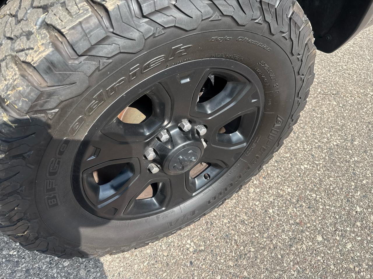 RAM 3500 SLT Mega Cab 4WD 2015