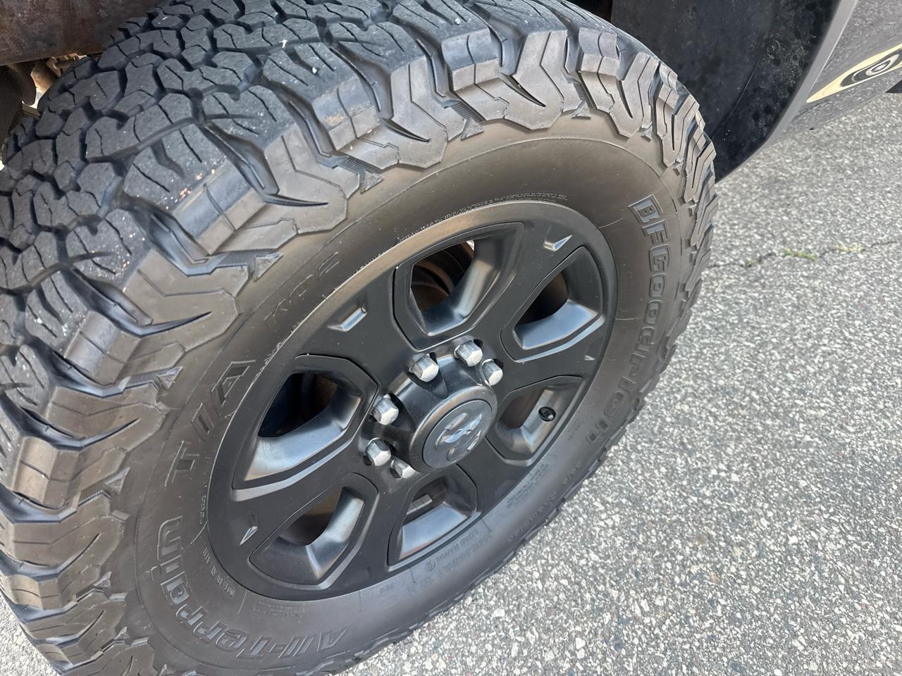RAM 3500 SLT Mega Cab 4WD 2015