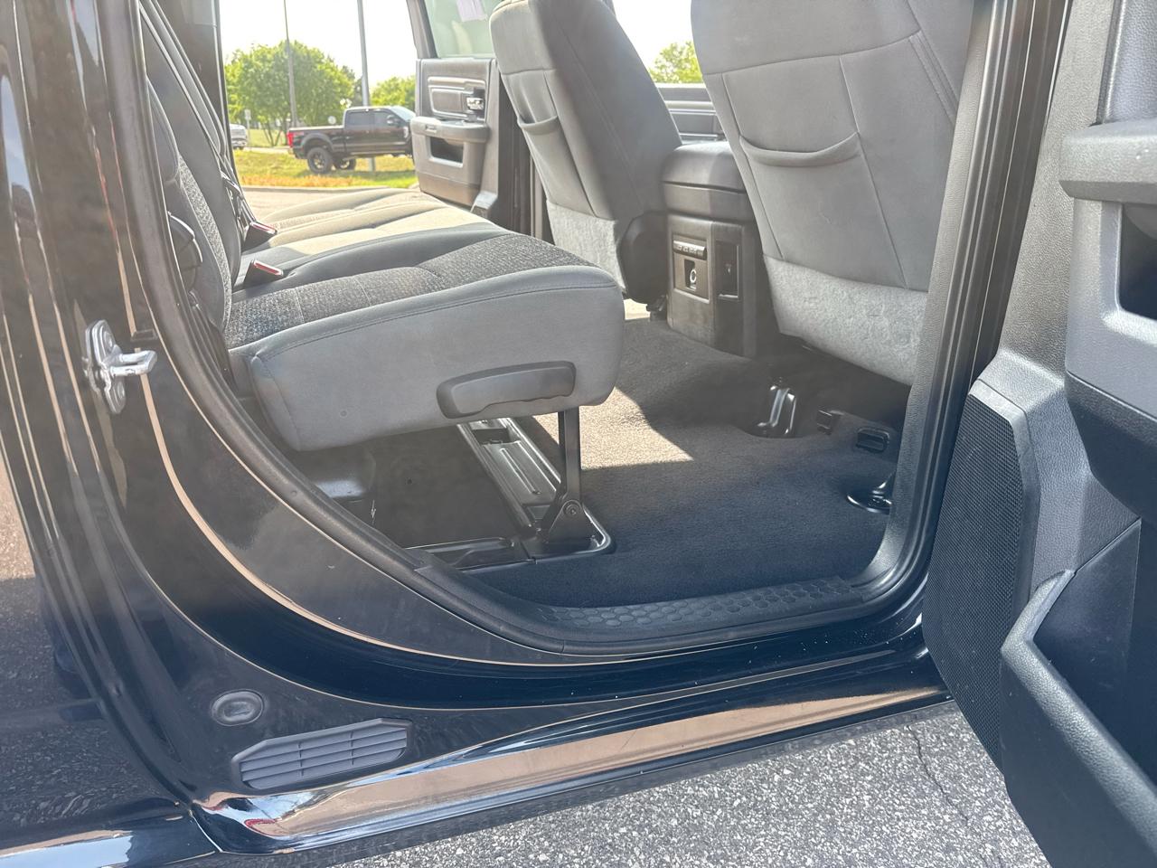 RAM 3500 SLT Mega Cab 4WD 2015